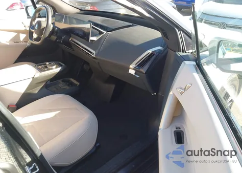 2024 BMW Ix xDrive50 z USA, uszkodzony, nr VIN WB523CF08RCS01595